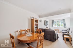 Lounge/Diner- click for photo gallery